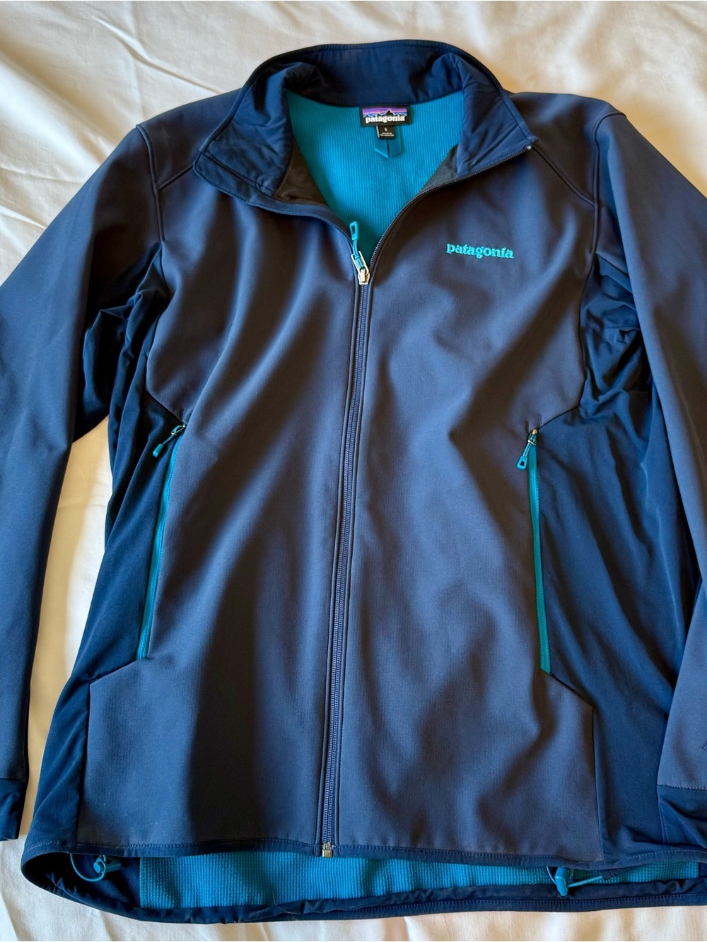 Patagonia Men's Dark Blue Performance Jacket with Teal Accents Polartec